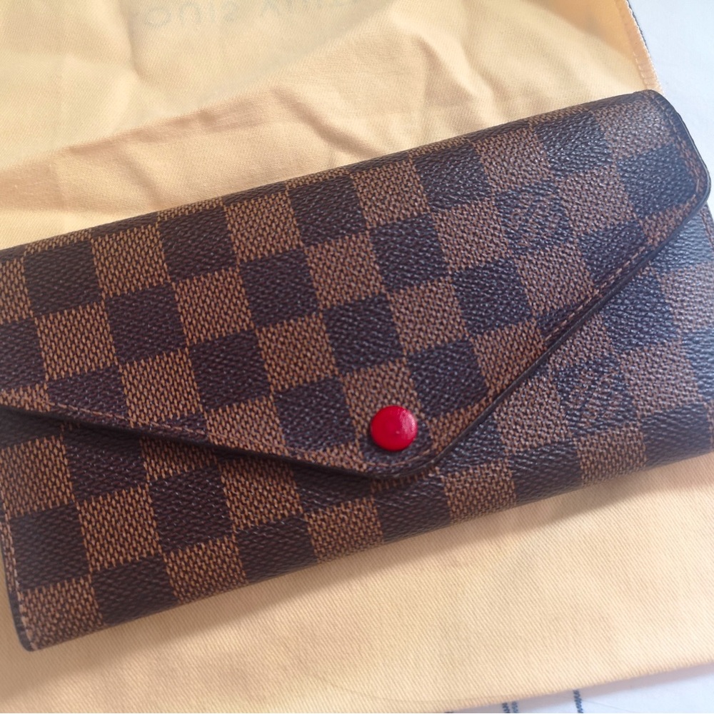 100% authentic Louis Vuitton wallet 10/10 condition